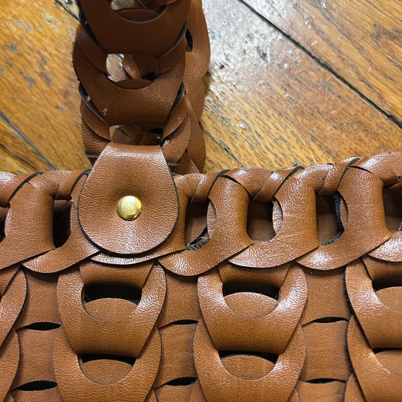 Elegant Tan Woven Tote Bag - Picture 6 of 6